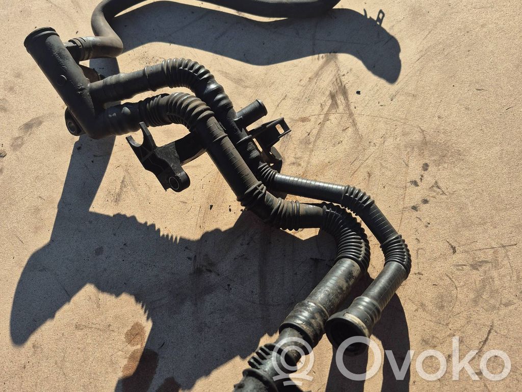 Engine coolant pipe/hose   011252