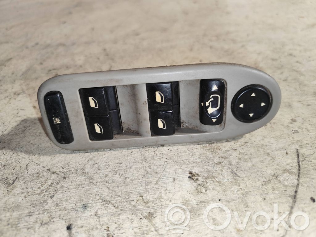 Electric window control switch   96514299,5326970475