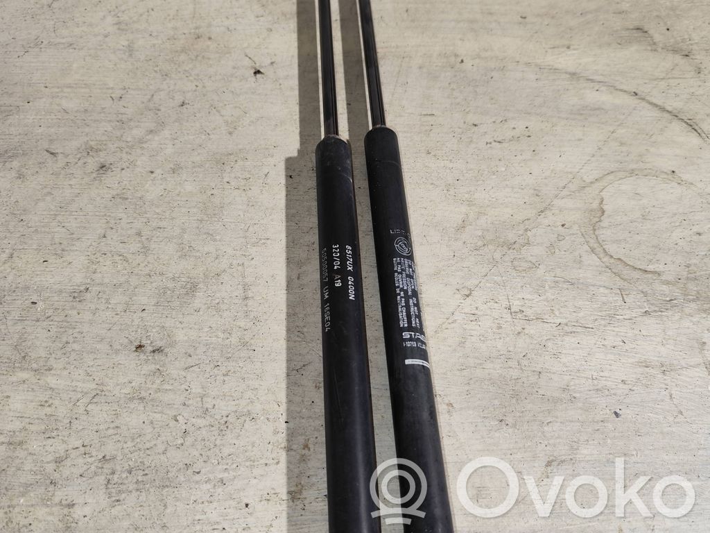 Alfa Romeo 147 Tailgate/trunk strut/damper 