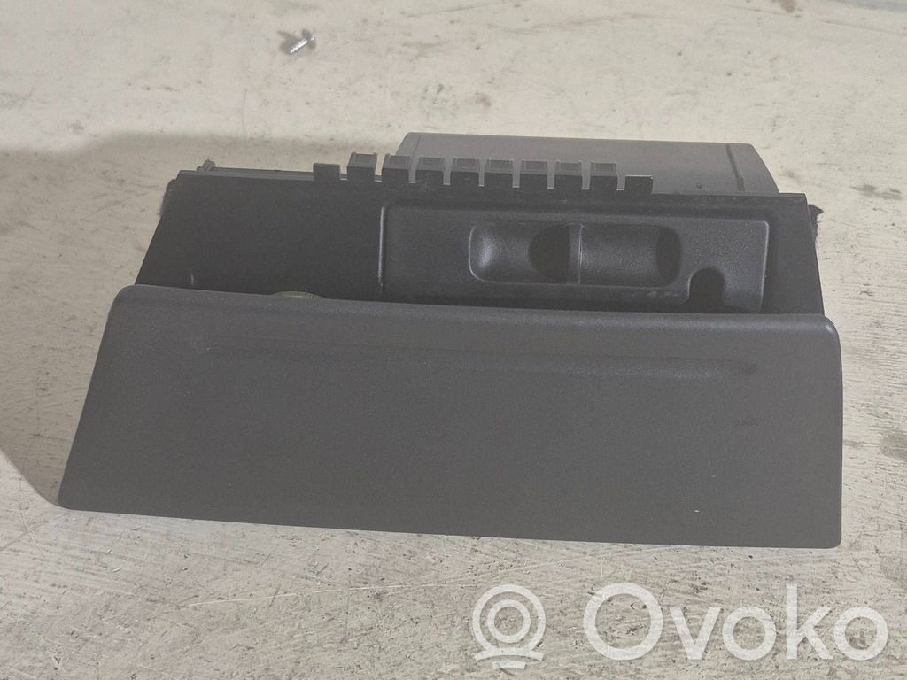 Ford Focus Aschenbecher 