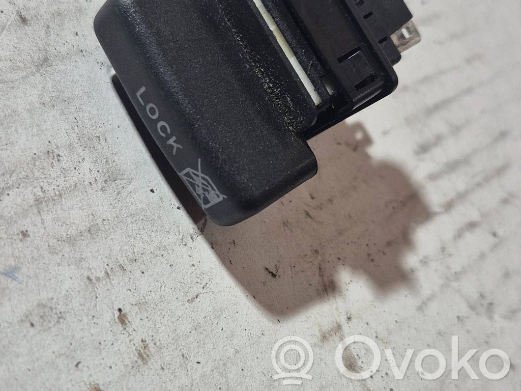 Botón interruptor de bloqueo de puertas   A223