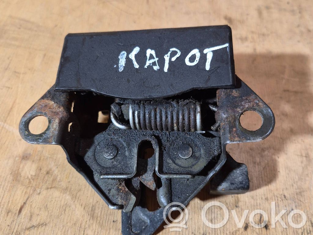 Serrure de capot