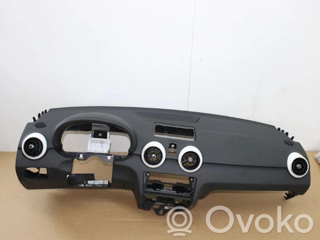 Audi A1 Panelė 