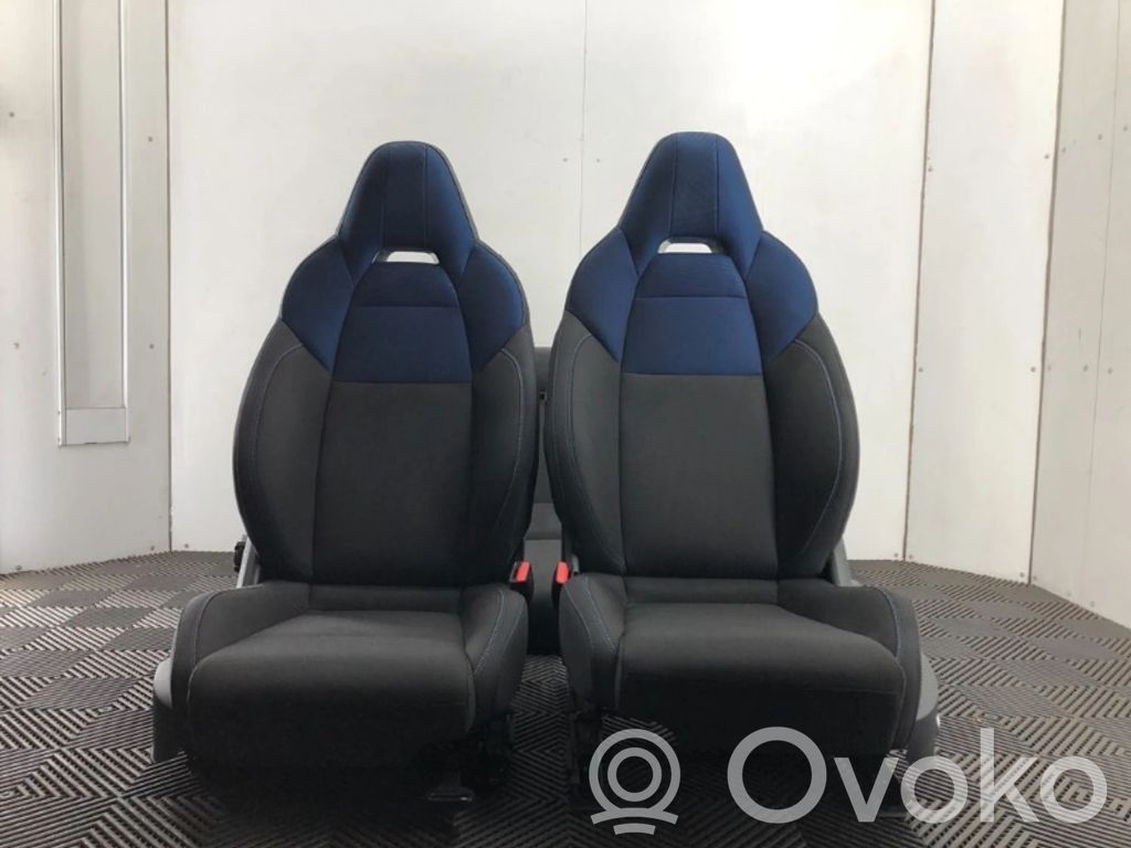 Lynk & co 01 Salono komplektas 
