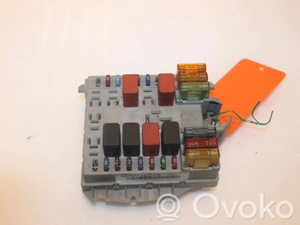 Fiat Punto (188) Set scatola dei fusibili 