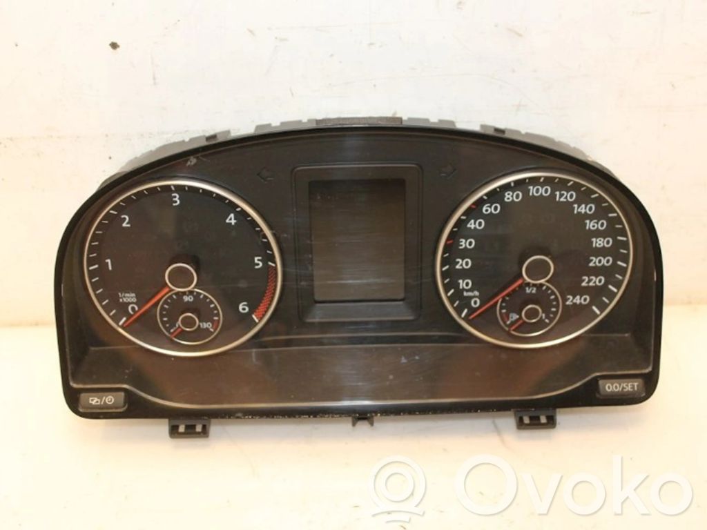 Volkswagen Touran II Tachimetro (quadro strumenti)