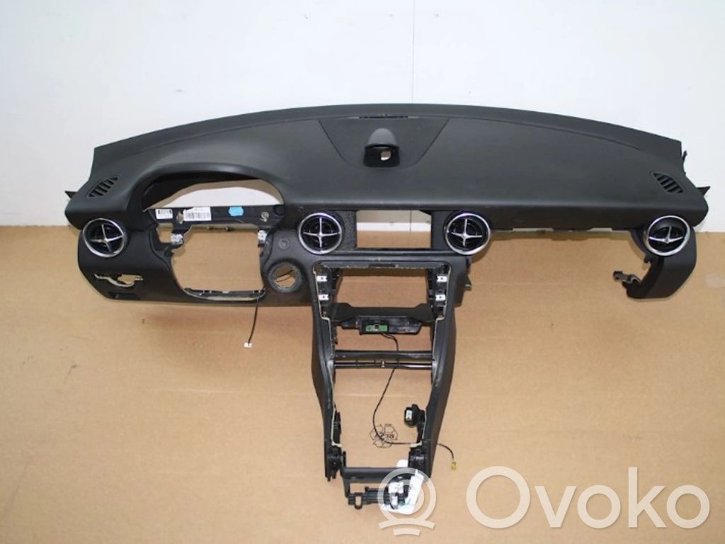 Deska rozdzielcza   A102248Q05,A1728300023,A102248Q05,A1728300023