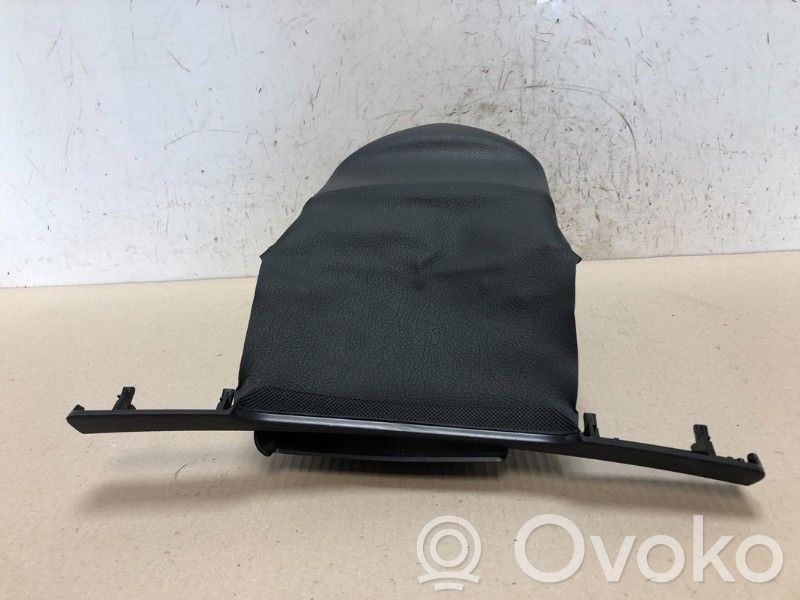 Volkswagen Golf VII Ohjauspyörän pylvään verhoilu 
