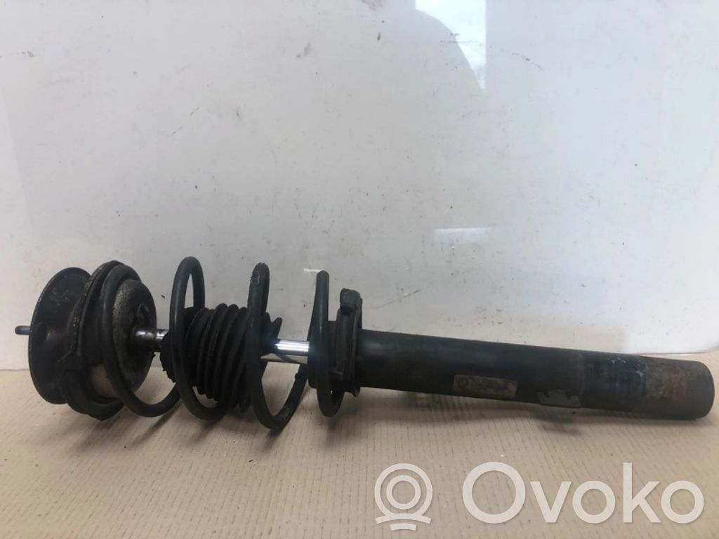 BMW 1 E81 E87 Priekšpusē amortizators ar atsperi 