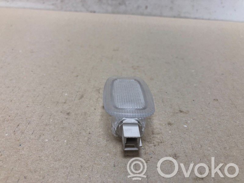 Mercedes-Benz B W246 W242 Lampka podsufitki tylna