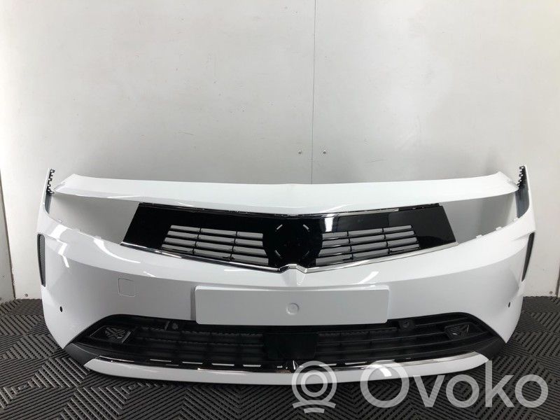 Opel Astra L Zderzak przedni 