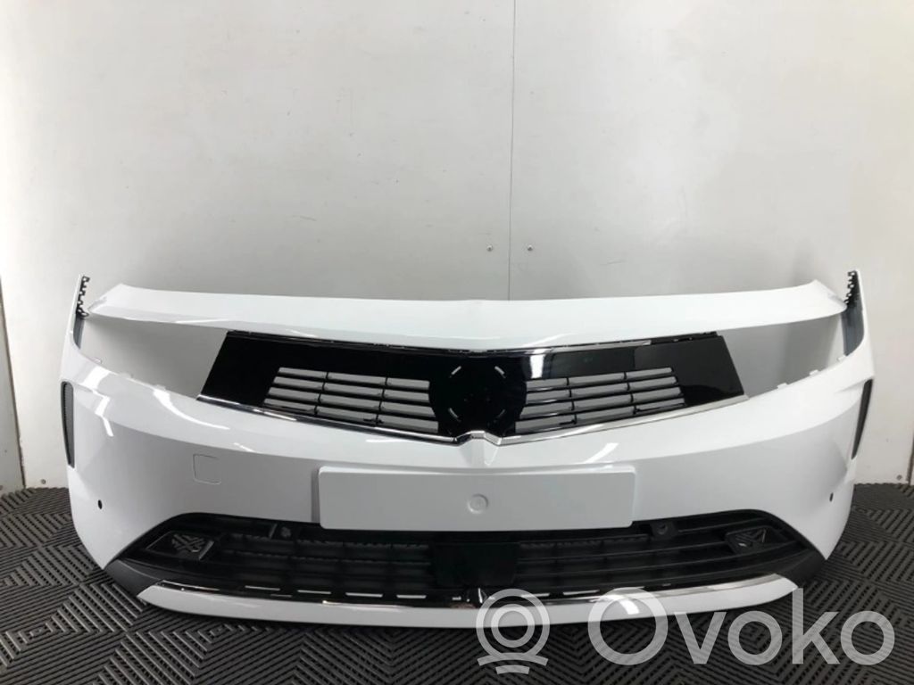 Opel Astra L Bară față 