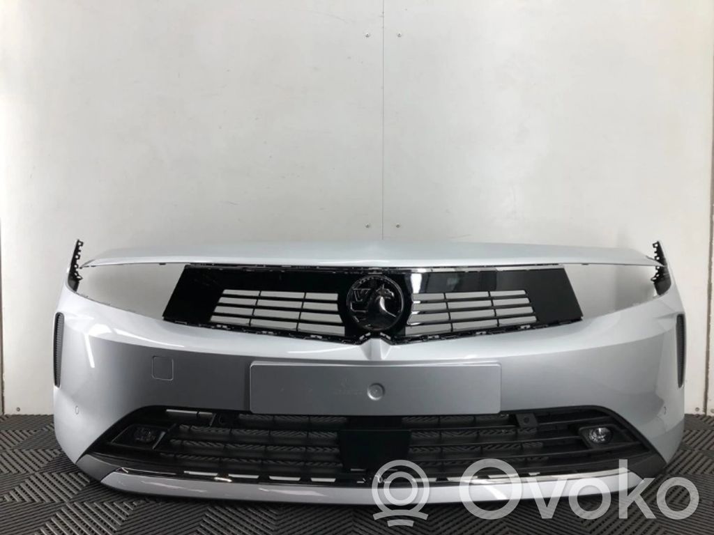 Opel Astra L Parachoques delantero 