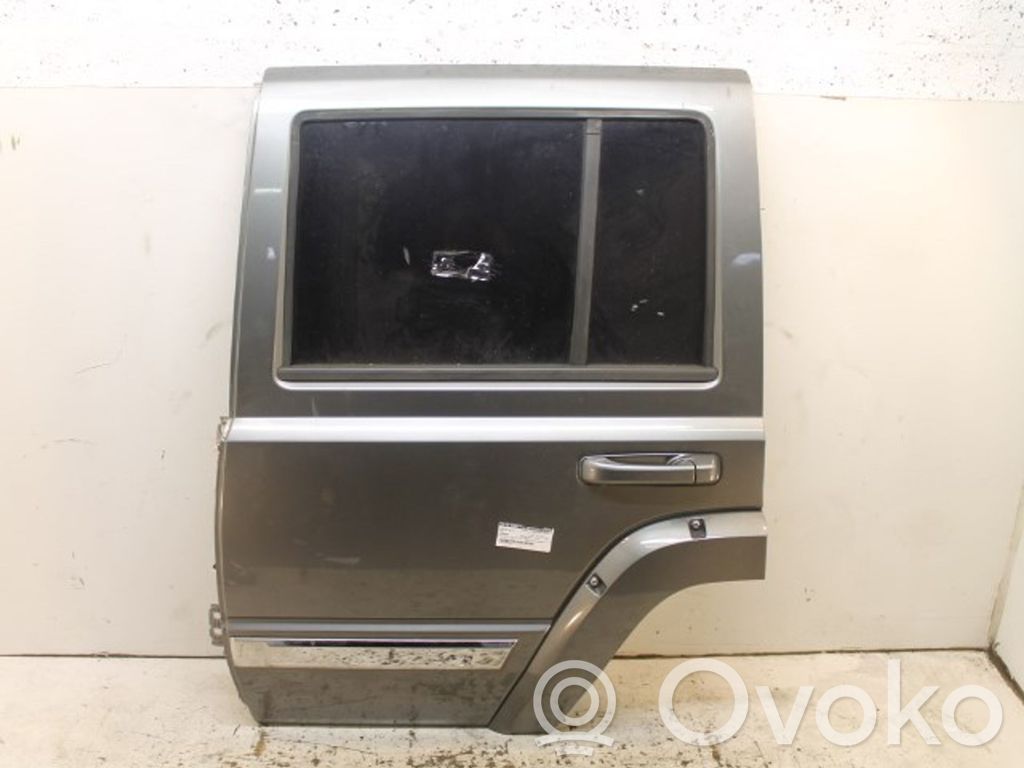 Jeep Commander Galinės durys 
