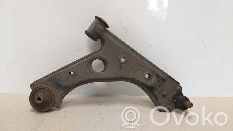 Opel Corsa D Wahacz przedni 
