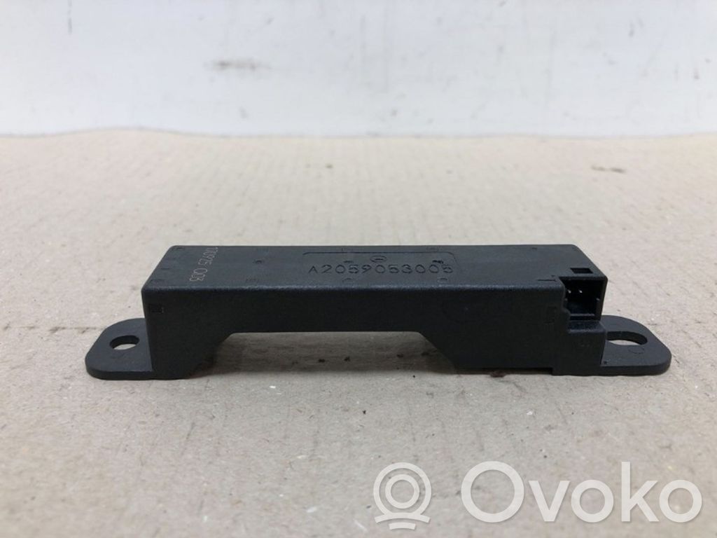 Mercedes-Benz C W205 Antenna autoradio