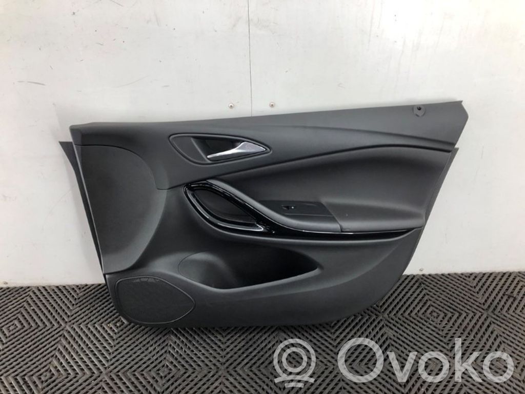 Opel Astra K Boczki / Poszycie drzwi przednich 