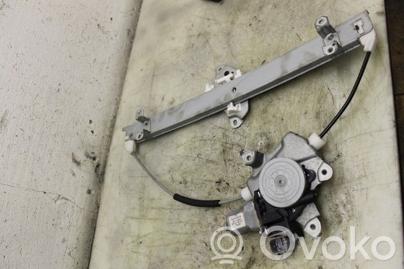 Nissan Juke I F15 Manualny podnośnik szyby drzwi przednich 