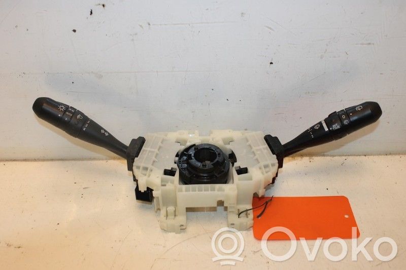 Mitsubishi Colt Boutons / interrupteurs volant 