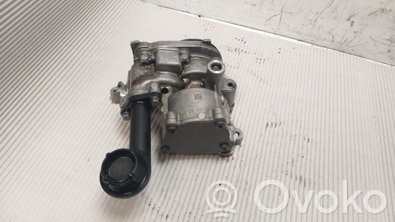 Volkswagen Cross Touran II Pompă ulei 