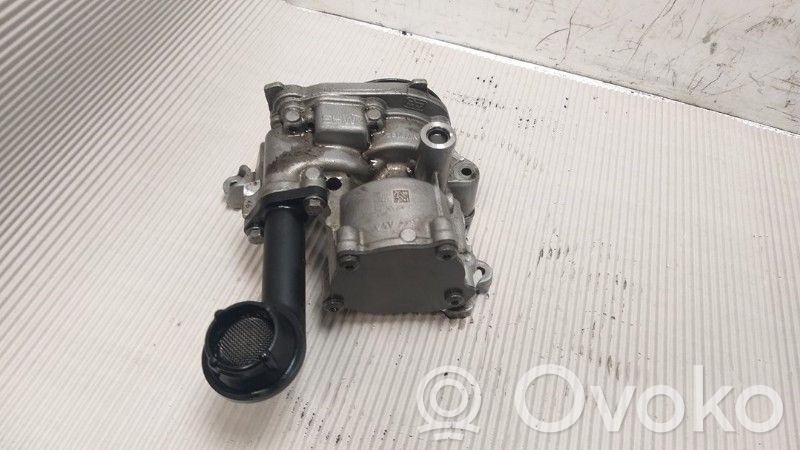 Volkswagen Cross Touran II Pompă ulei 