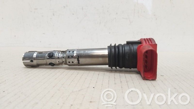 Audi A4 S4 B6 8E 8H Cewka zapłonowa wysokiego napięcia 