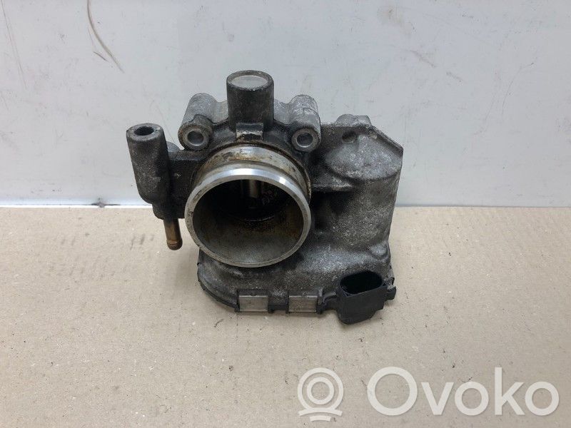 Opel Corsa D Kaasuttimen ilmaläppärunko