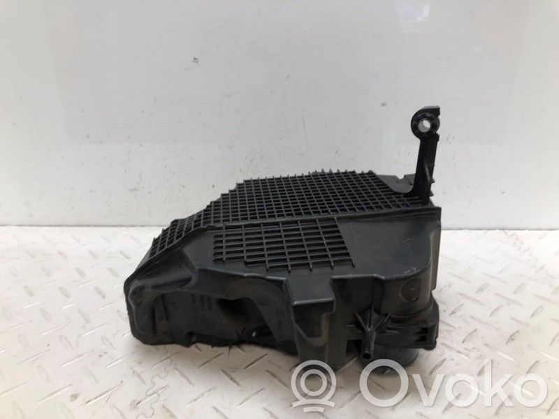 Renault Clio IV Ilmansuodattimen kotelo 