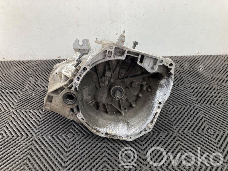 Nissan Juke I F15 Manualna 6-biegowa skrzynia biegów 