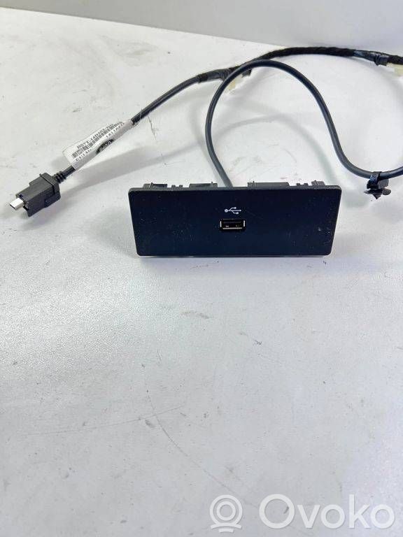 Ford Fusion II Enchufe conector USB 