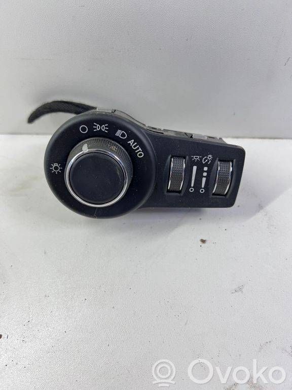 Chrysler Pacifica Light switch 