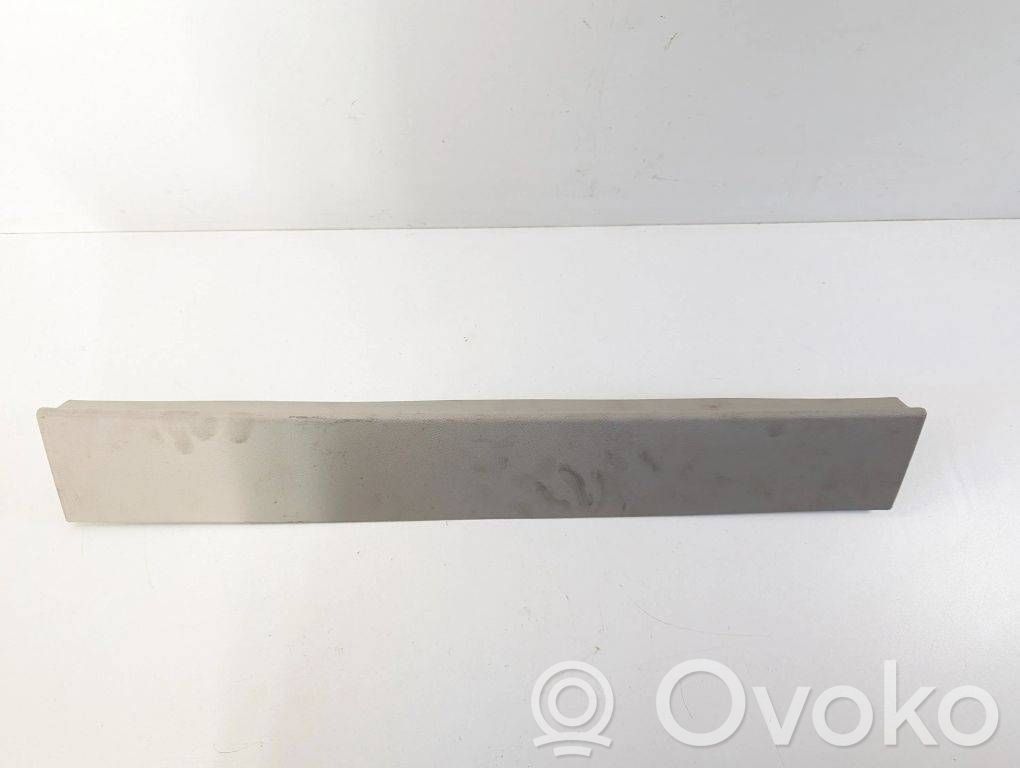 Tailgate trim   5RJ24PD2AD