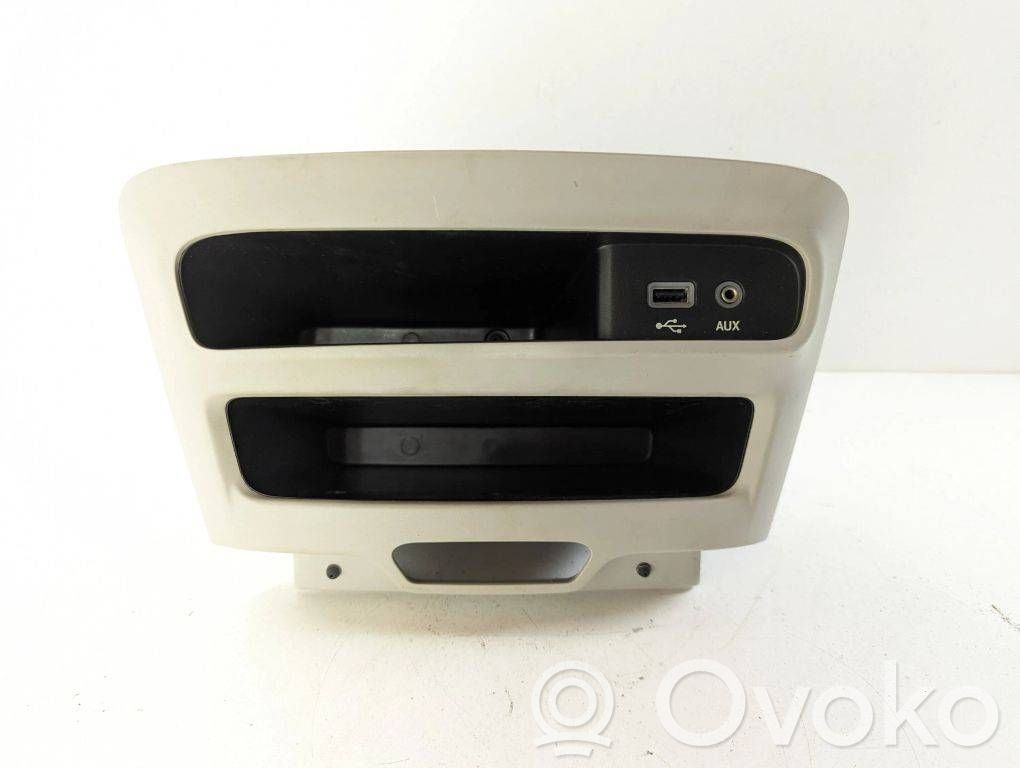 Chrysler Pacifica Dashboard storage box/compartment 