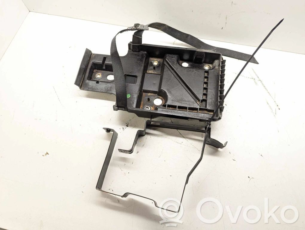 Volvo S90, V90 Battery bracket 