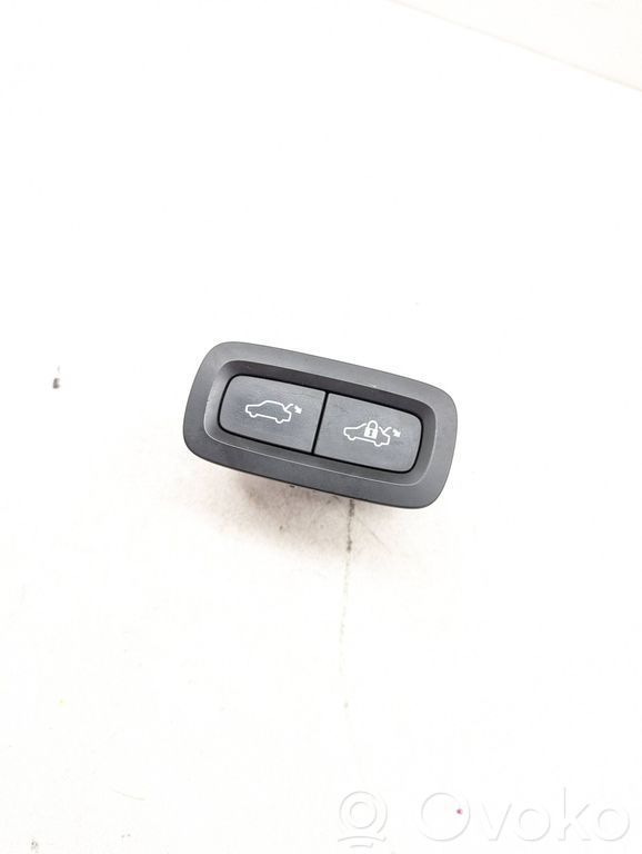 Volvo XC90 Tailgate/boot open switch button 