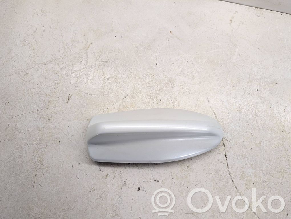 Osłona anteny dachowej GPS   39826452