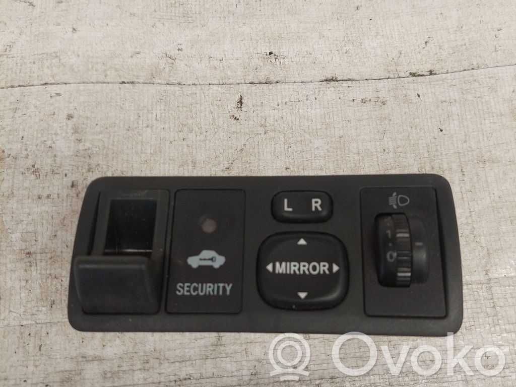 Wing mirror switch   183574