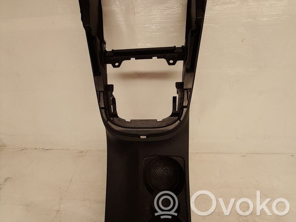 Volkswagen Golf VI Center console 