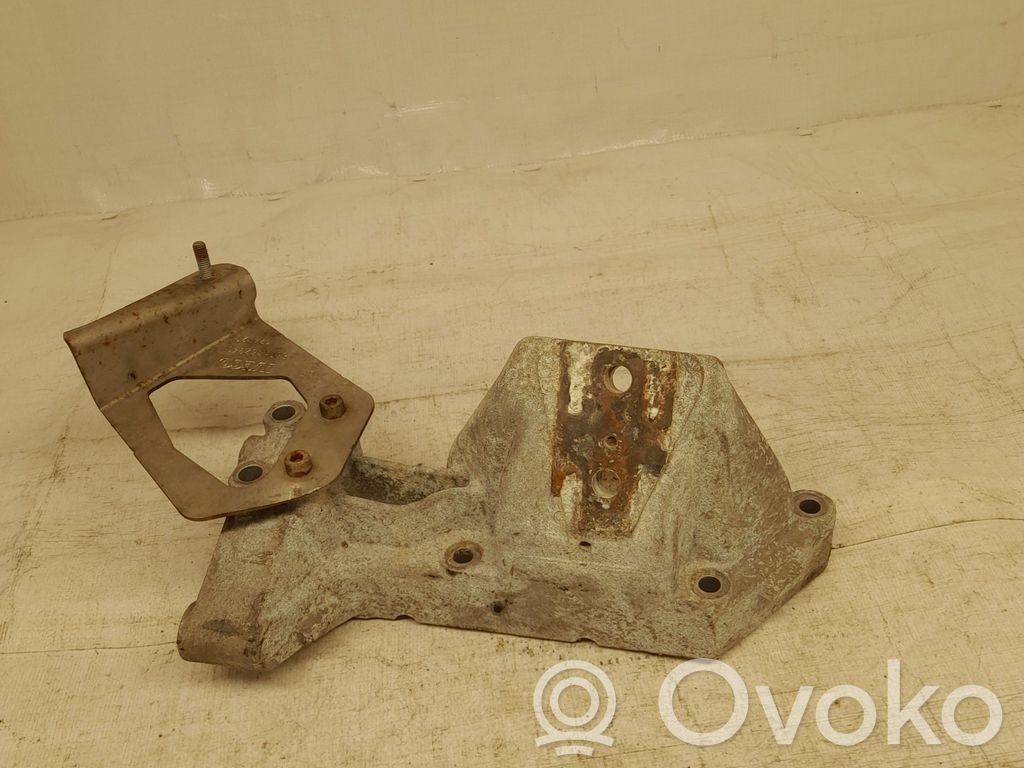 Iveco Daily 5th gen Engine mount bracket 