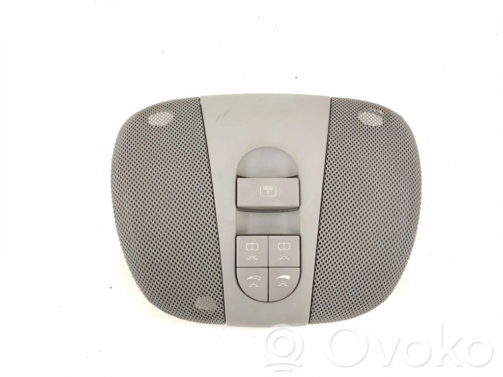 Mercedes-Benz E W211 Luz del asiento trasero 