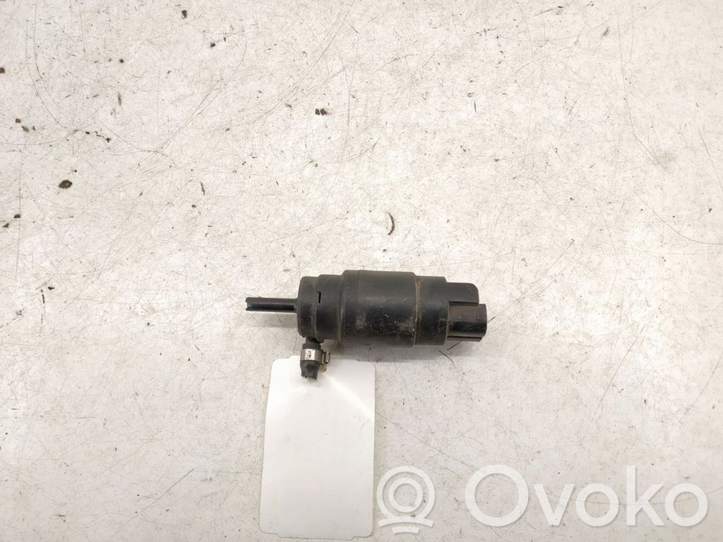 BMW 3 E36 Windshield washer spray nozzle 