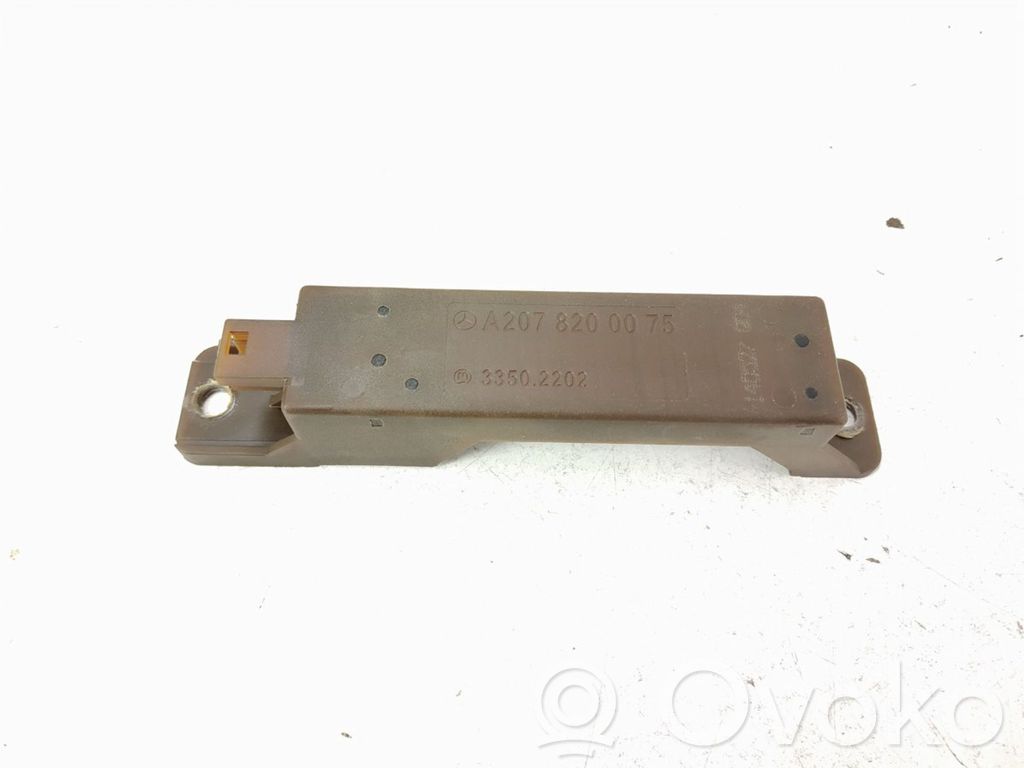 Mercedes-Benz CLS C218 X218 Radio antenna 