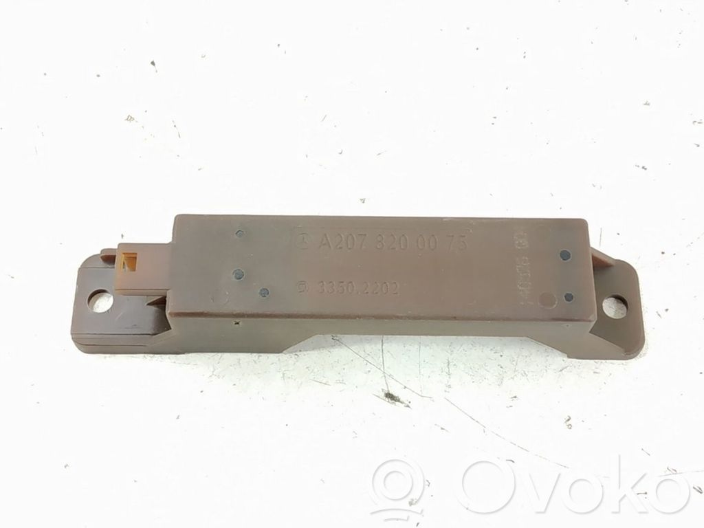 Mercedes-Benz CLS C218 X218 Radio antenna 
