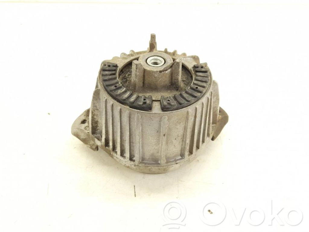 Mercedes-Benz E W212 Engine mount bracket 