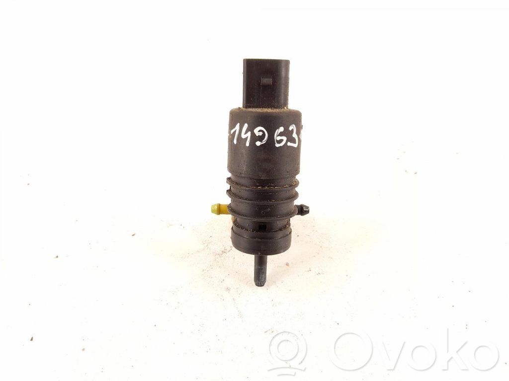 Mercedes-Benz B W245 Windshield washer spray nozzle 