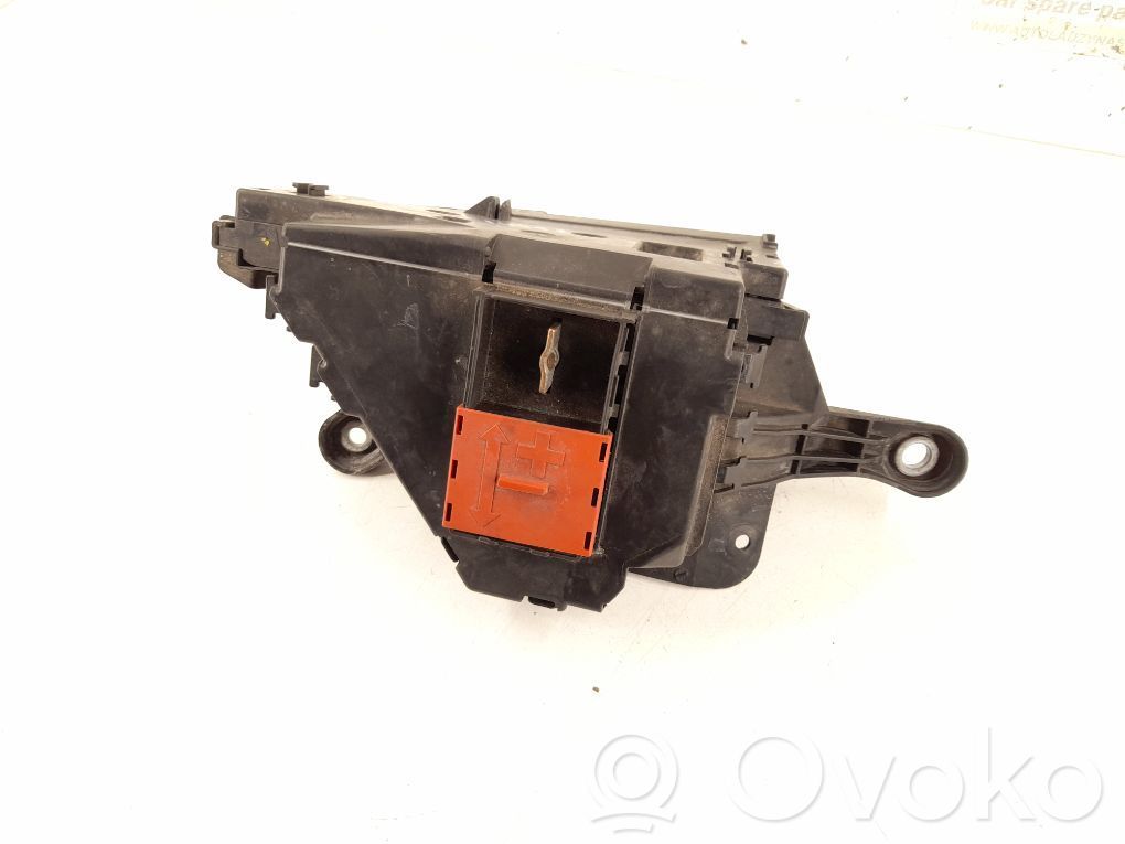 Mercedes-Benz C W205 Fuse box set 