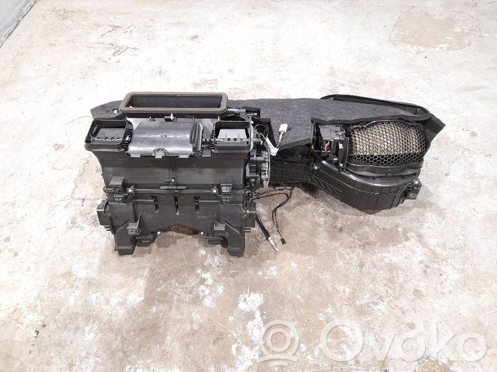 Mercedes-Benz C W205 Nagrzewnica / Komplet 