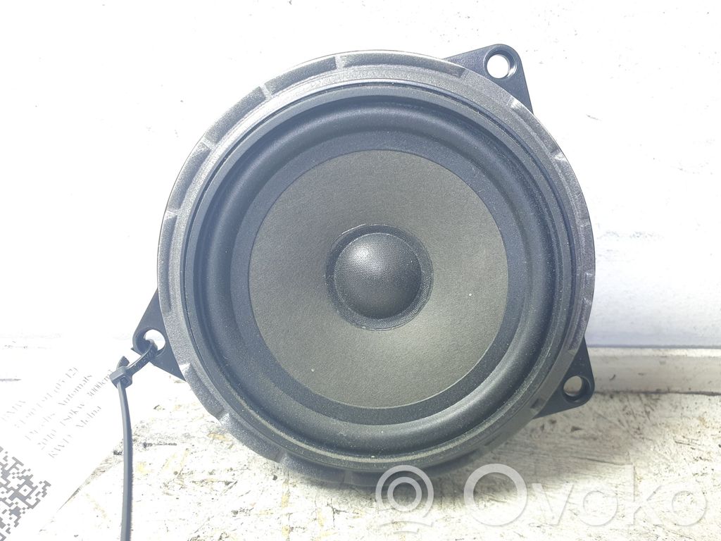BMW 3 E90 E91 Altavoz de la puerta trasera 