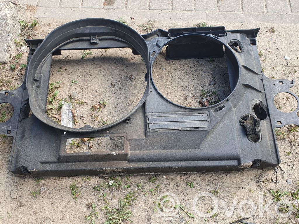 Панель радиаторов   4D0805571J