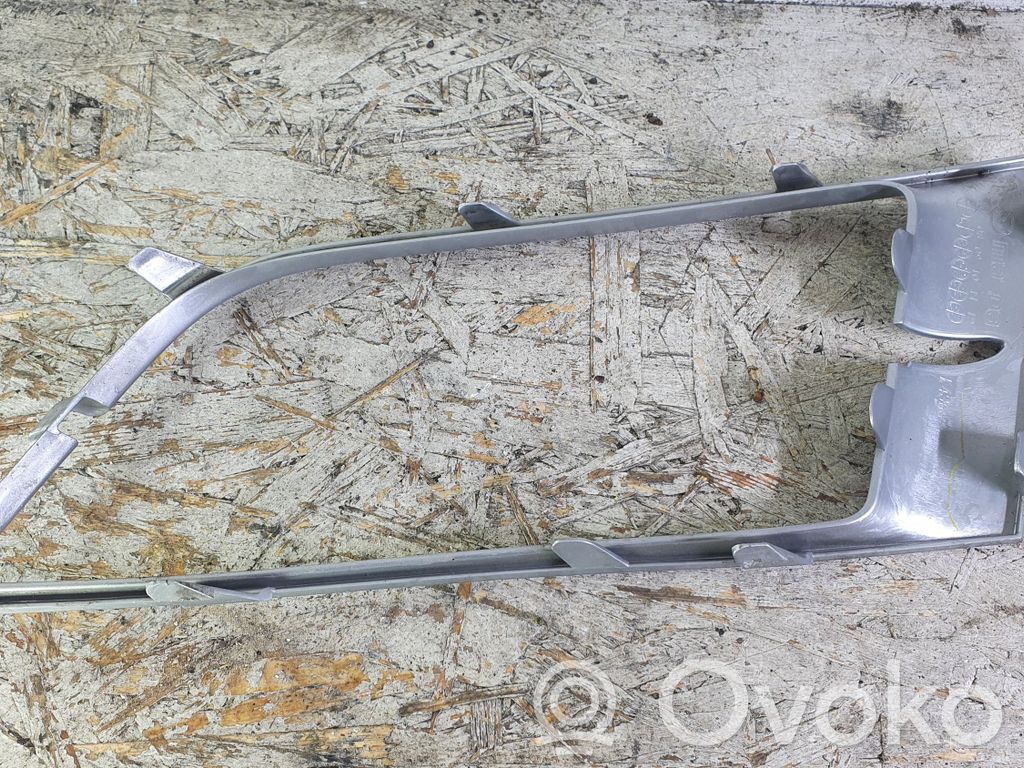 Front bumper splitter molding